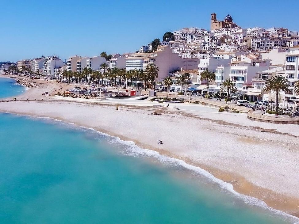 UseCase: Luxury Beachfront Living in Altea for High-Net-Worth Individuals