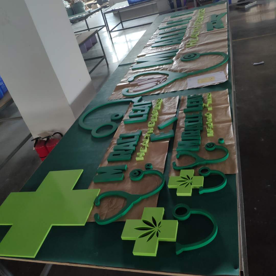 Backlit Sign Letter Installation - Use case | ensun